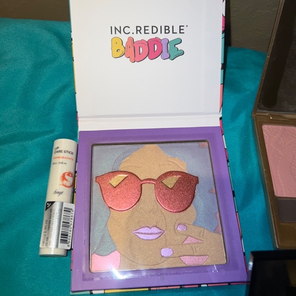 Makeup - Picture 2 of 16